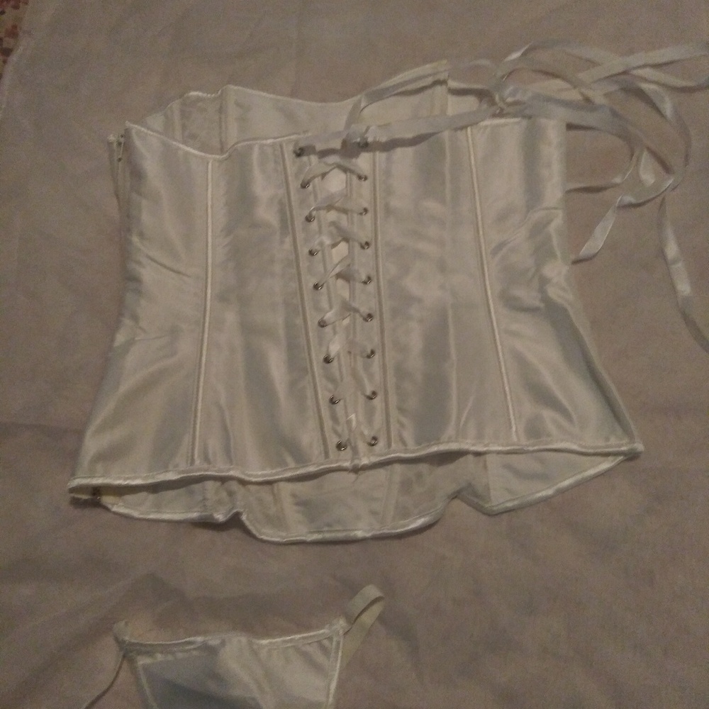 Corsets - Picture 2 of 2